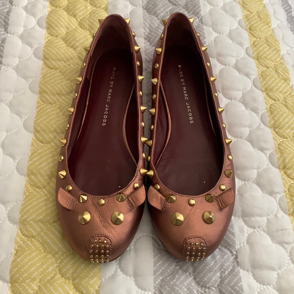 Marc Jacobs Spike Mouse Flats in Bronze, size 36